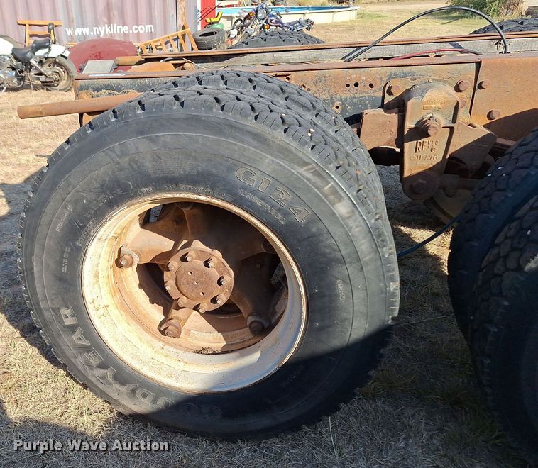 image for item EQ2325 Rear axle assembly