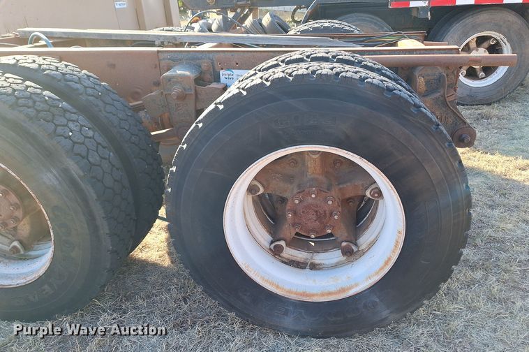 image for item EQ2325 Rear axle assembly