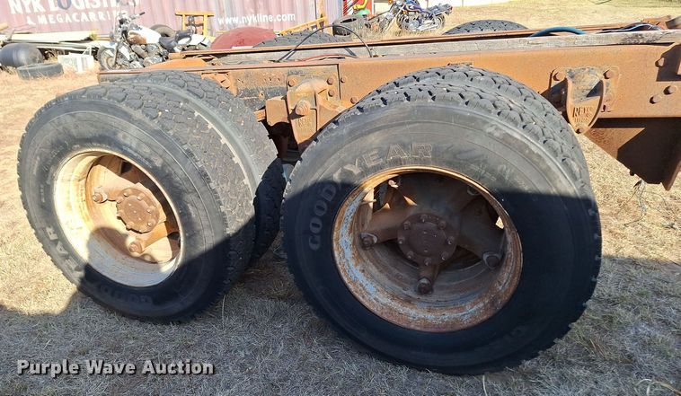 image for item EQ2325 Rear axle assembly