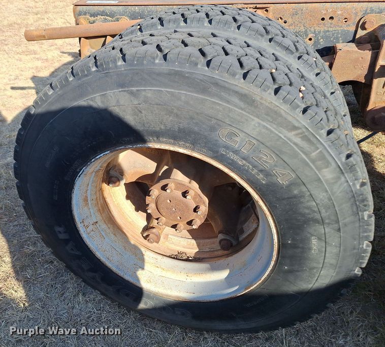 image for item EQ2325 Rear axle assembly