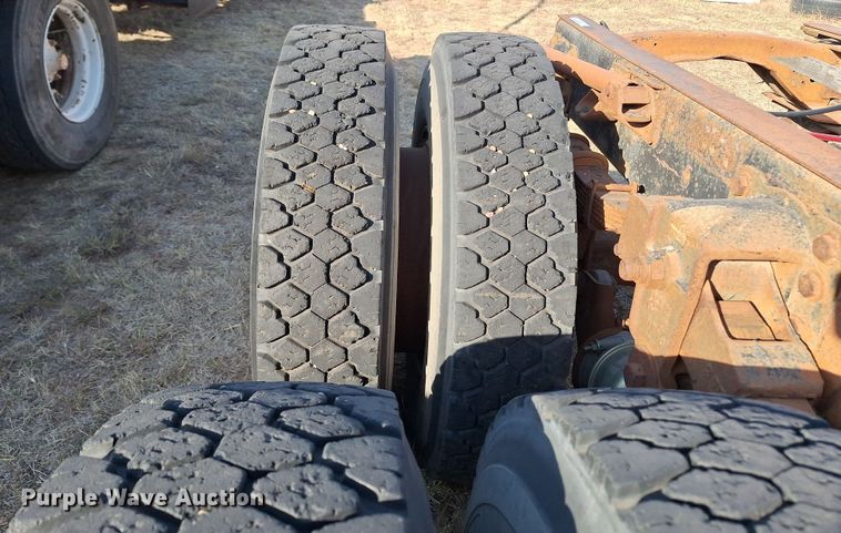 image for item EQ2325 Rear axle assembly