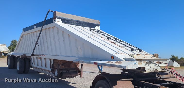image for item EQ2340 2011 Construction Trailer Specialists BDT-42 bottom dump trailer