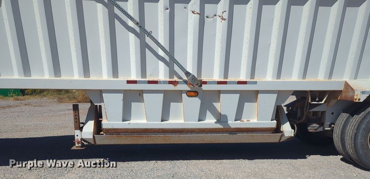 image for item EQ2340 2011 Construction Trailer Specialists BDT-42 bottom dump trailer