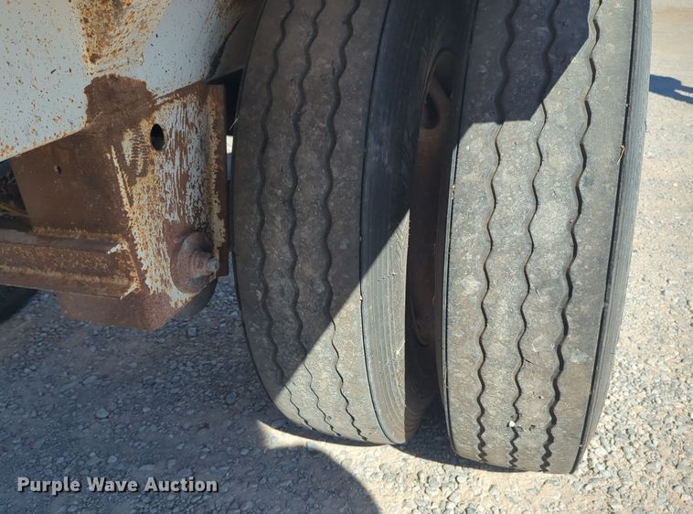 image for item EQ2340 2011 Construction Trailer Specialists BDT-42 bottom dump trailer