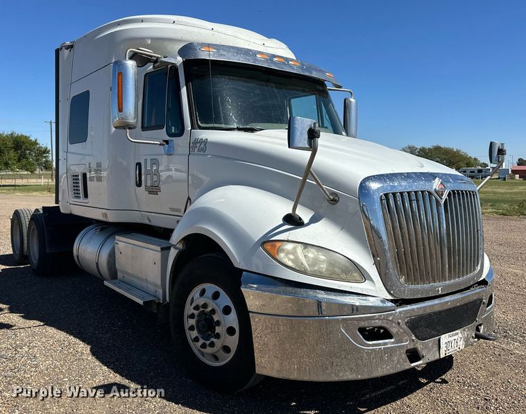 image for item ER8024 2015 International ProStar Plus semi truck