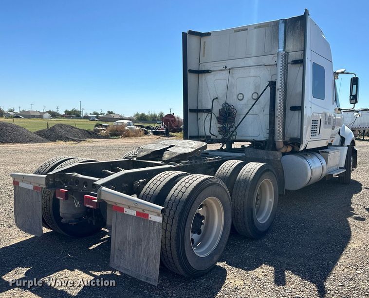 image for item ER8024 2015 International ProStar Plus semi truck