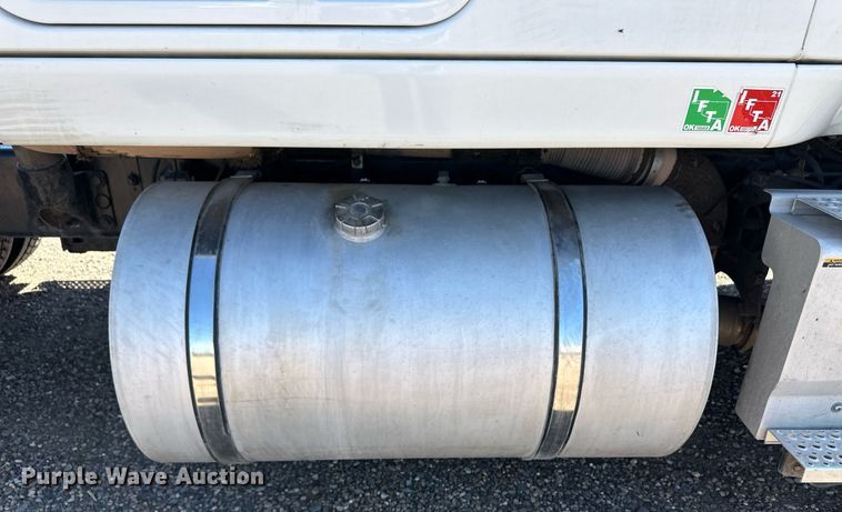 image for item ER8024 2015 International ProStar Plus semi truck