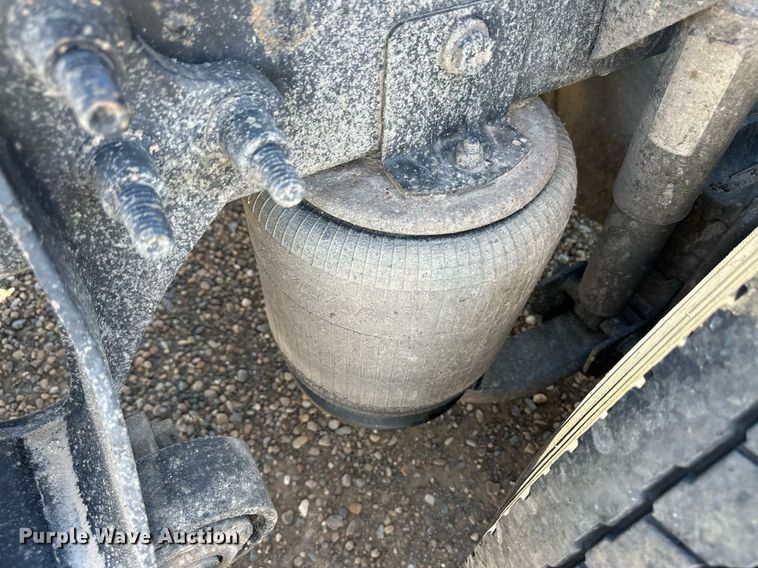 image for item ER8024 2015 International ProStar Plus semi truck