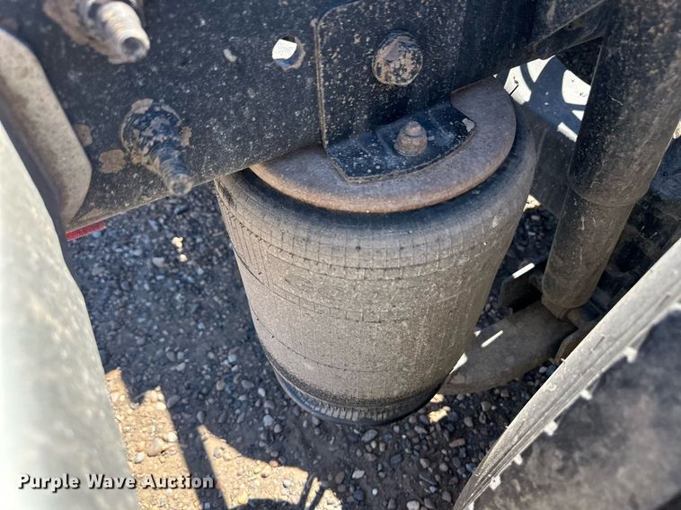 image for item ER8024 2015 International ProStar Plus semi truck