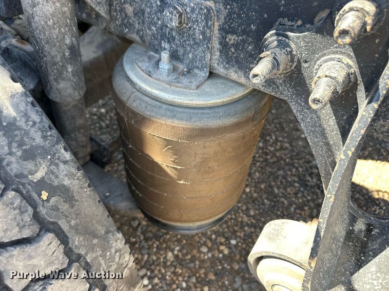 image for item ER8024 2015 International ProStar Plus semi truck