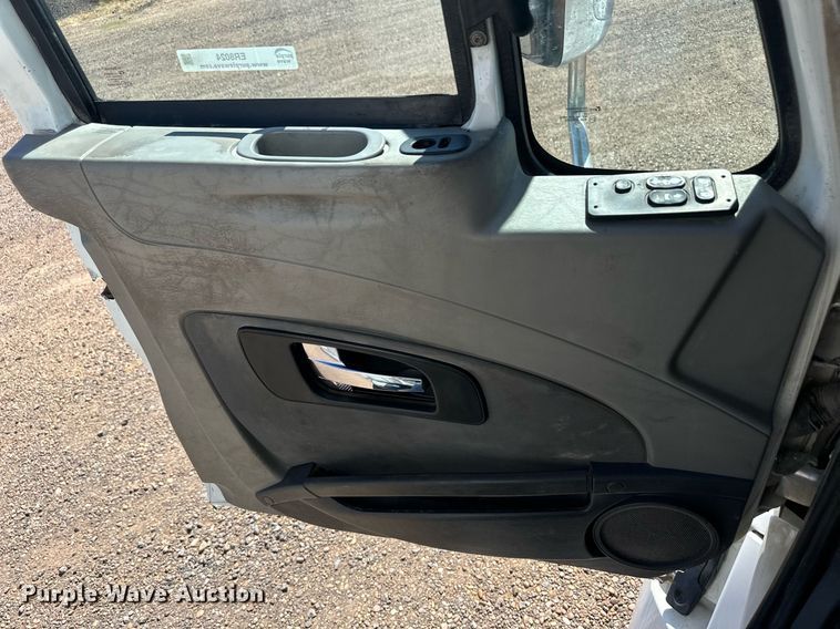 image for item ER8024 2015 International ProStar Plus semi truck