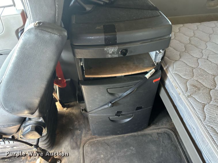 image for item ER8024 2015 International ProStar Plus semi truck