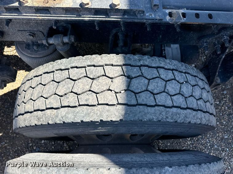 image for item ER8024 2015 International ProStar Plus semi truck