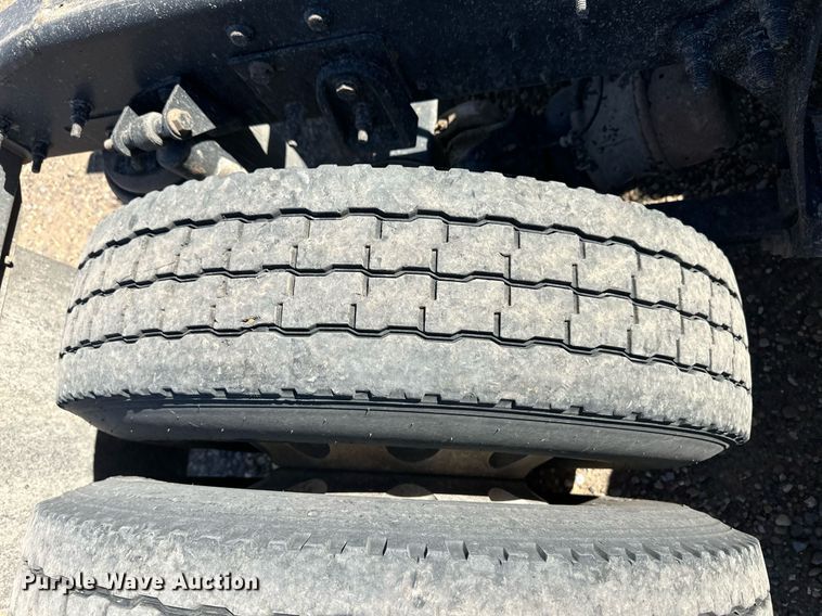 image for item ER8024 2015 International ProStar Plus semi truck