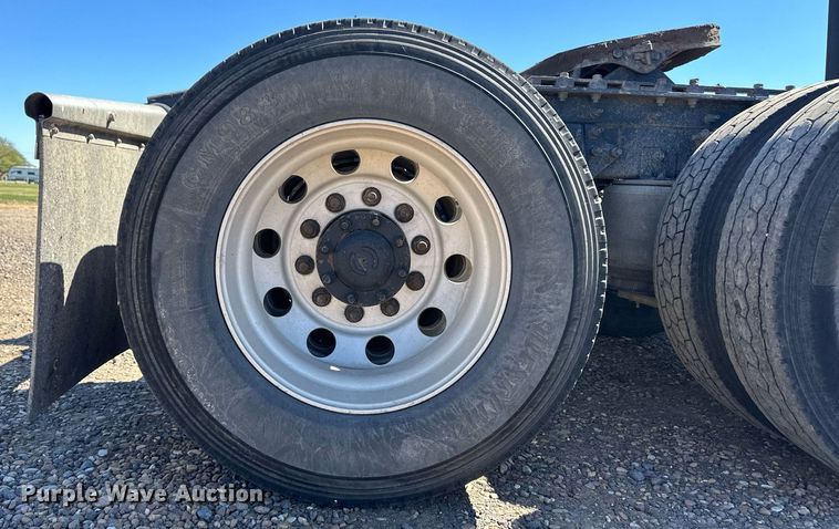 image for item ER8024 2015 International ProStar Plus semi truck