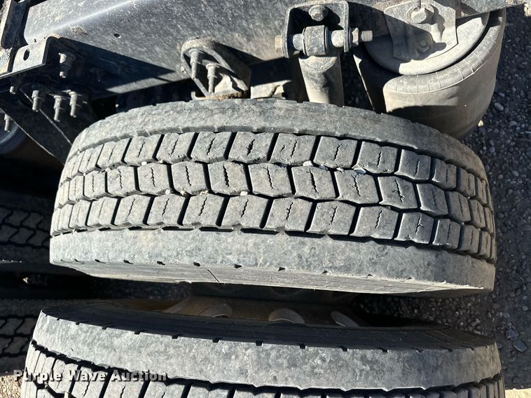 image for item ER8024 2015 International ProStar Plus semi truck