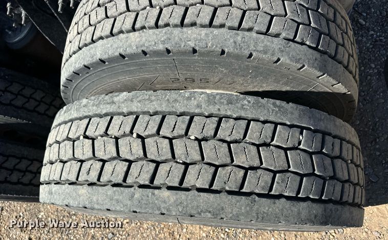 image for item ER8024 2015 International ProStar Plus semi truck