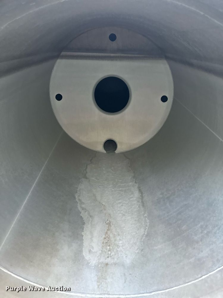 image for item ER8083 2017 Polar tank trailer