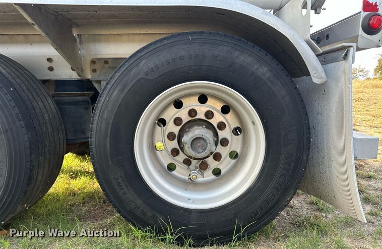 image for item ER8083 2017 Polar tank trailer