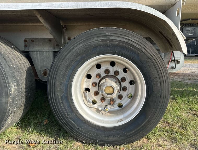 image for item ER8083 2017 Polar tank trailer