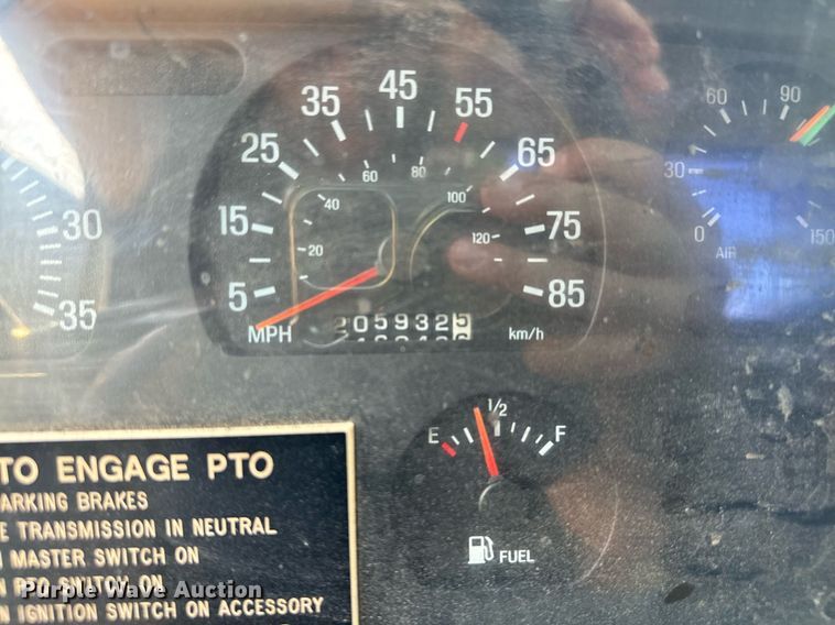 image for item IE9148 2001 Sterling digger derrick truck