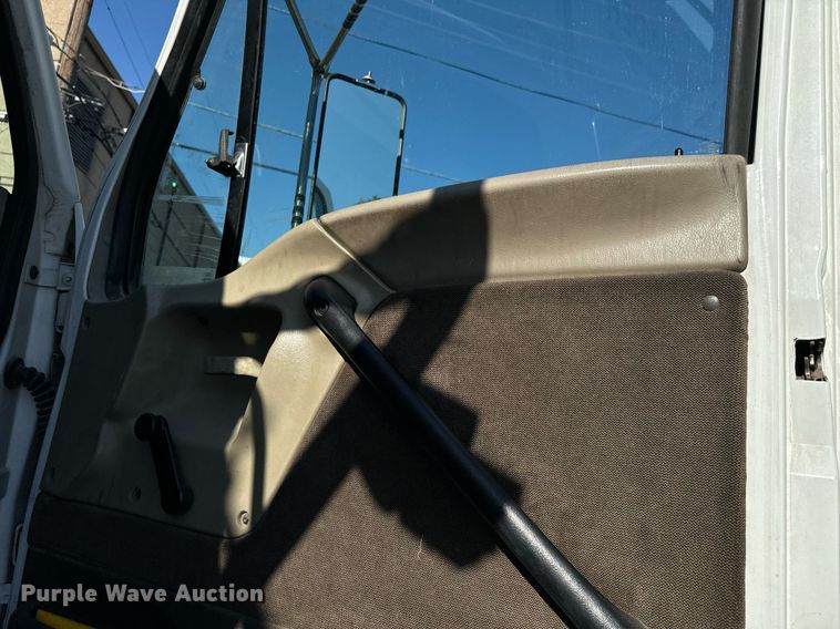 image for item IE9148 2001 Sterling digger derrick truck