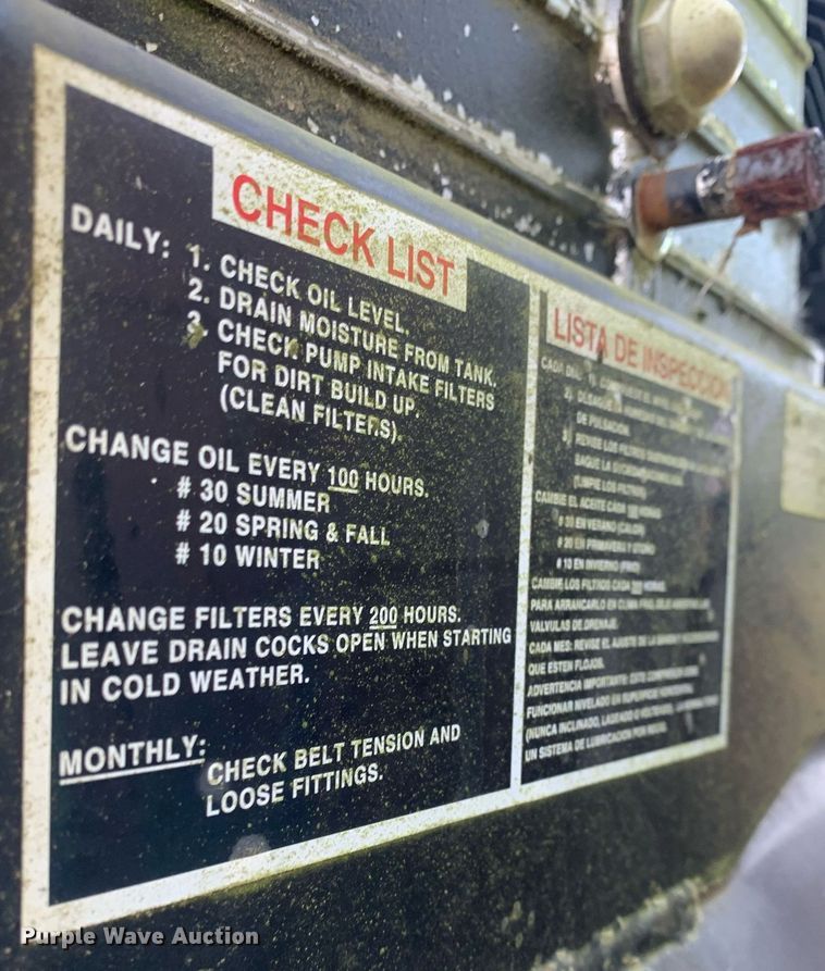 image for item JT9734 1992 International  4700  oil distributor truck