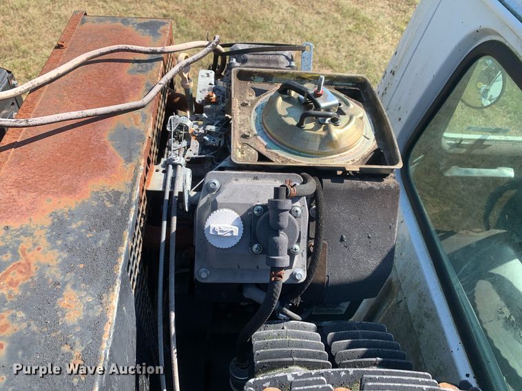 image for item JT9734 1992 International  4700  oil distributor truck