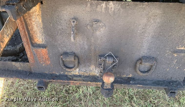 image for item JT9734 1992 International  4700  oil distributor truck