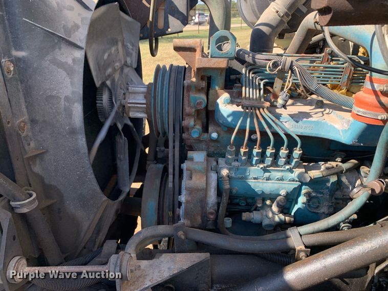 image for item JT9734 1992 International  4700  oil distributor truck