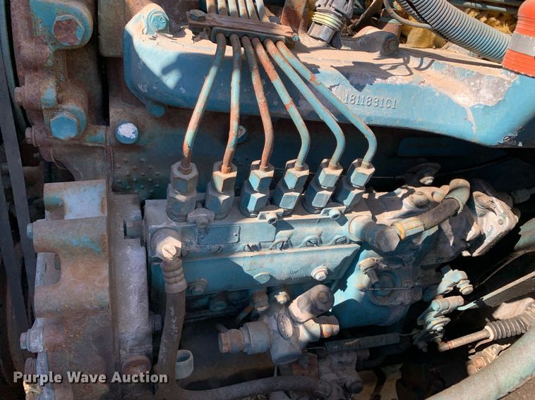 image for item JT9734 1992 International  4700  oil distributor truck