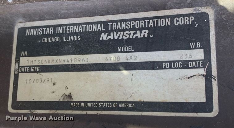 image for item JT9734 1992 International  4700  oil distributor truck