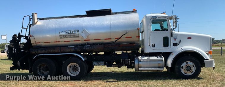 image for item JT9735 2011 Peterbilt  365 oil distributor truck