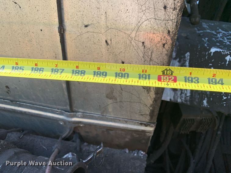 image for item JT9735 2011 Peterbilt  365 oil distributor truck