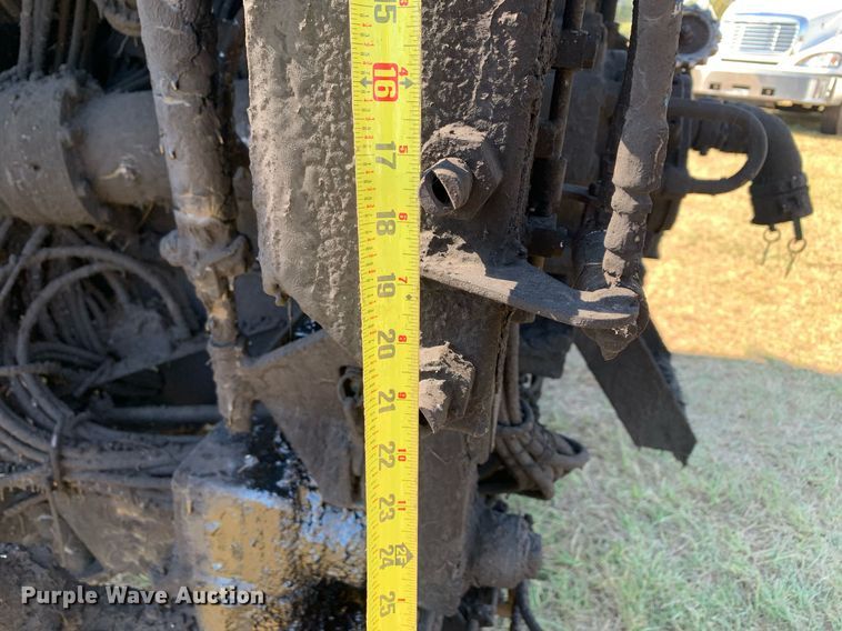 image for item JT9735 2011 Peterbilt  365 oil distributor truck