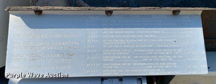 image for item JT9735 2011 Peterbilt  365 oil distributor truck