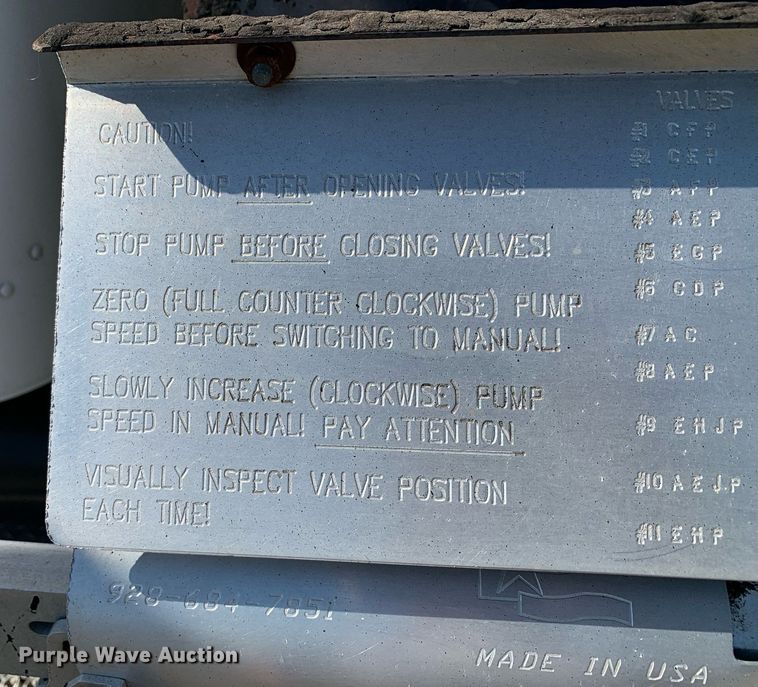 image for item JT9735 2011 Peterbilt  365 oil distributor truck