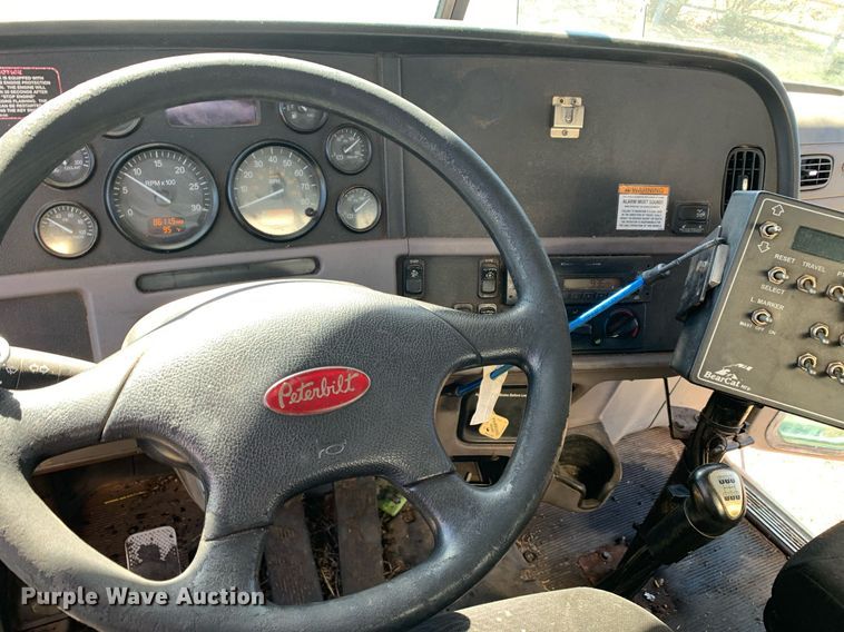 image for item JT9735 2011 Peterbilt  365 oil distributor truck