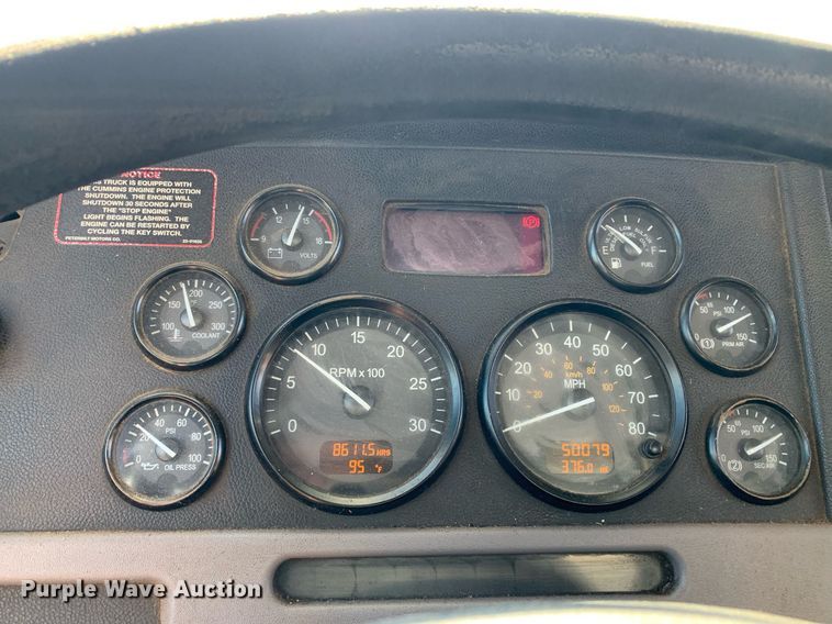 image for item JT9735 2011 Peterbilt  365 oil distributor truck