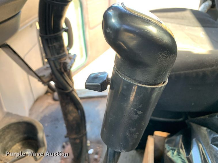 image for item JT9735 2011 Peterbilt  365 oil distributor truck