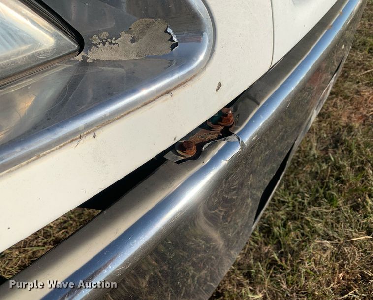 image for item JT9736 2005 Freightliner  Columbia  semi truck