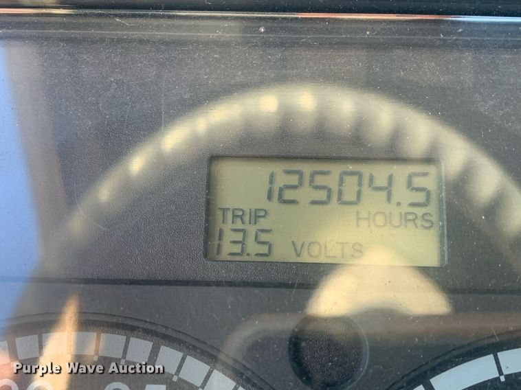 image for item JT9736 2005 Freightliner  Columbia  semi truck