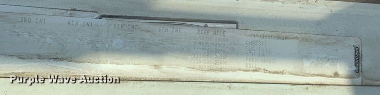 image for item JT9736 2005 Freightliner  Columbia  semi truck