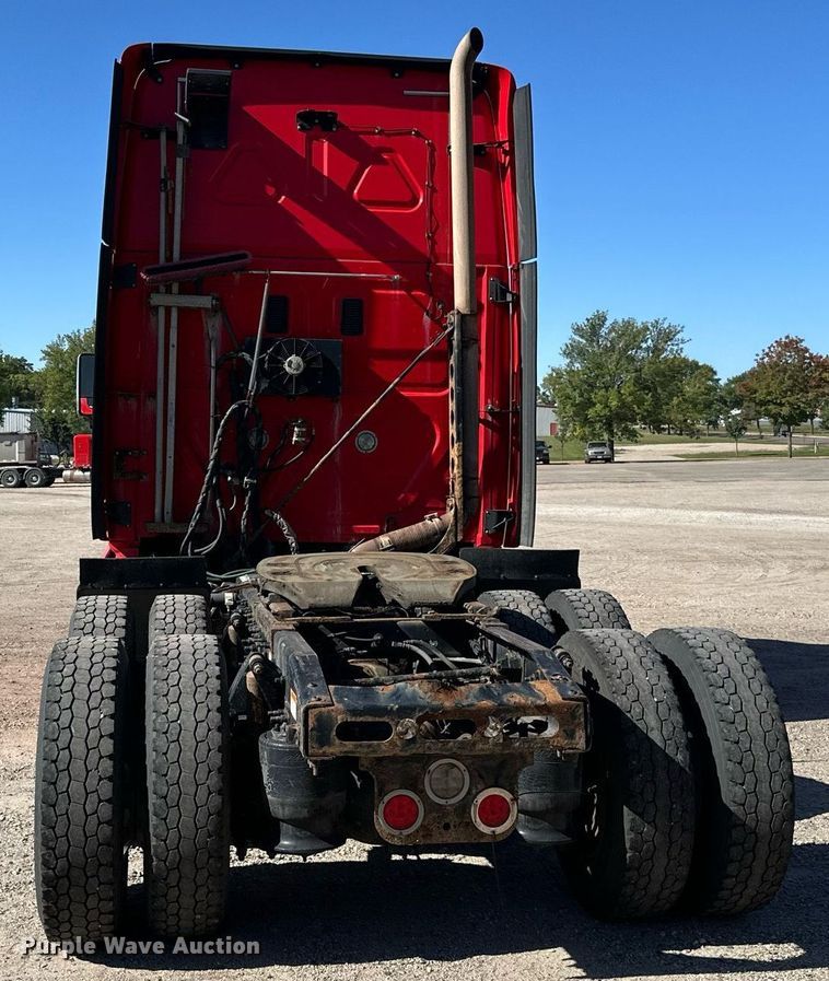 image for item LO9439 2014 Freightliner Cascadia semi truck