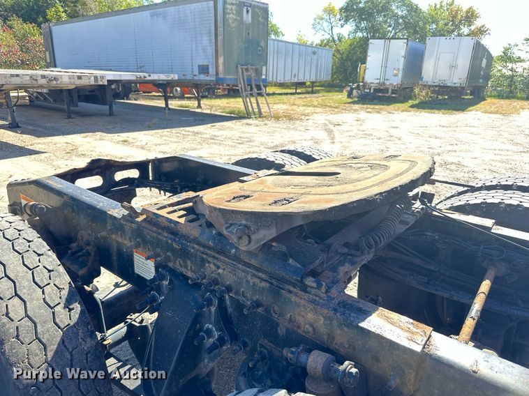 image for item LO9439 2014 Freightliner Cascadia semi truck