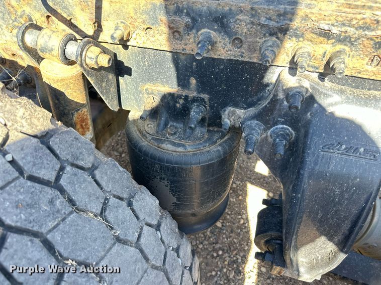 image for item LO9439 2014 Freightliner Cascadia semi truck