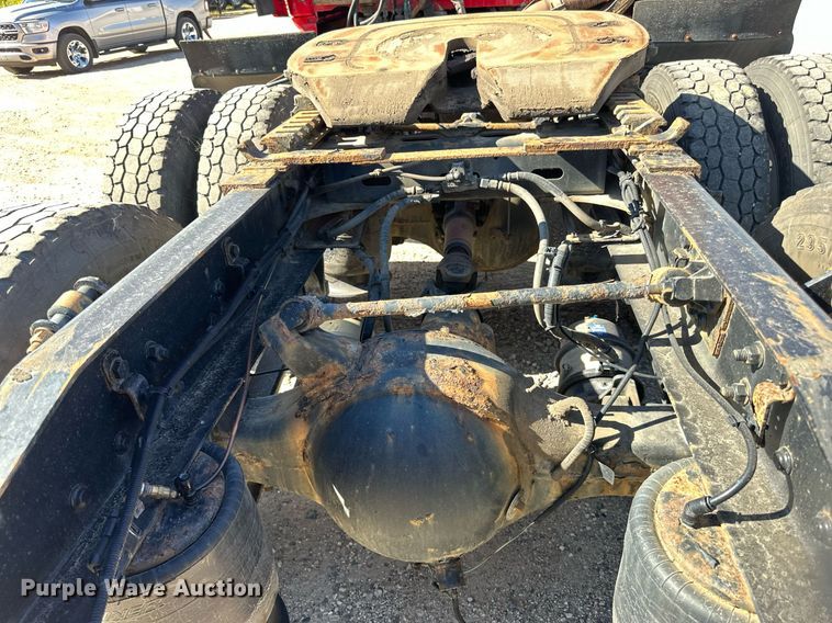 image for item LO9439 2014 Freightliner Cascadia semi truck