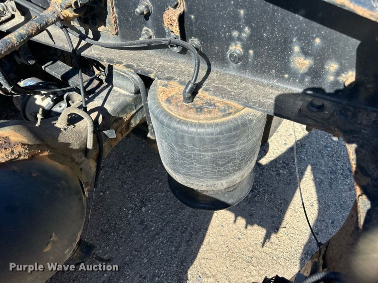 image for item LO9439 2014 Freightliner Cascadia semi truck