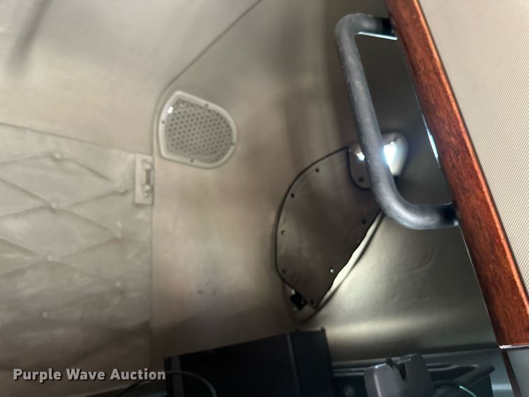 image for item LO9439 2014 Freightliner Cascadia semi truck