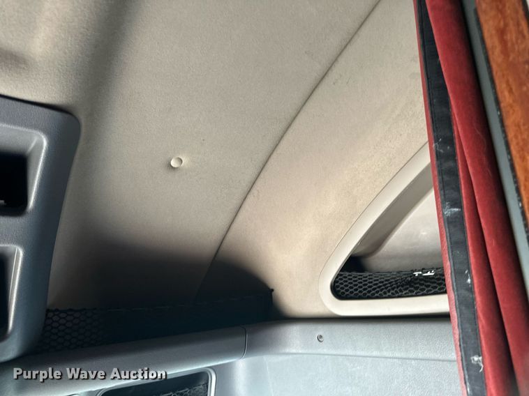 image for item LO9439 2014 Freightliner Cascadia semi truck